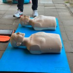 Puppen zum Üben der Herzdruckmassage